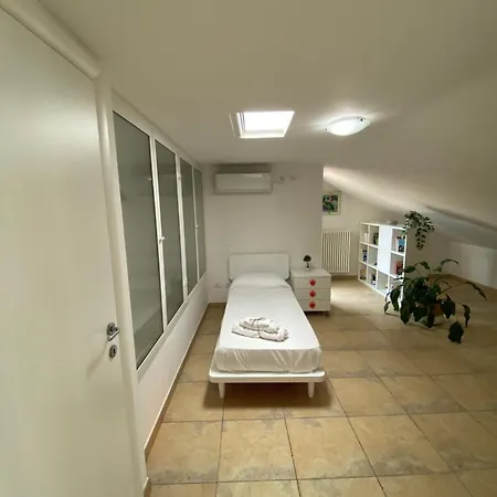 Appartamento Attico Con Terrazzo Panoramico Maiella - 1piano -